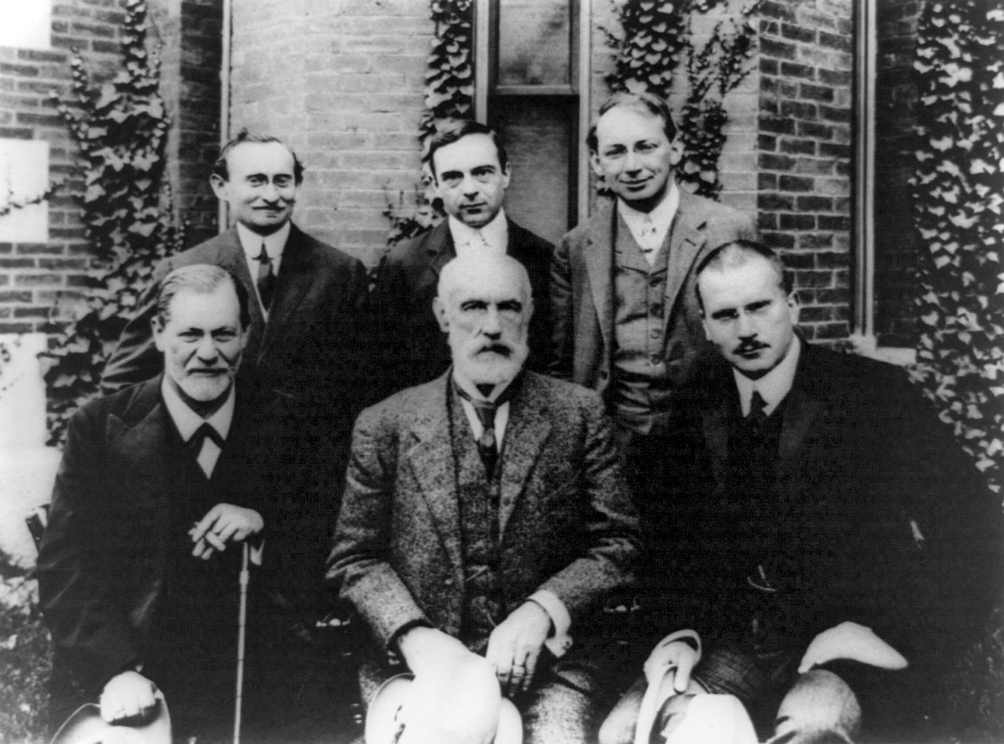 Sigmund-Freud-Carl-Jung-Austrian-psychologist-series-September-10-1909 (1)